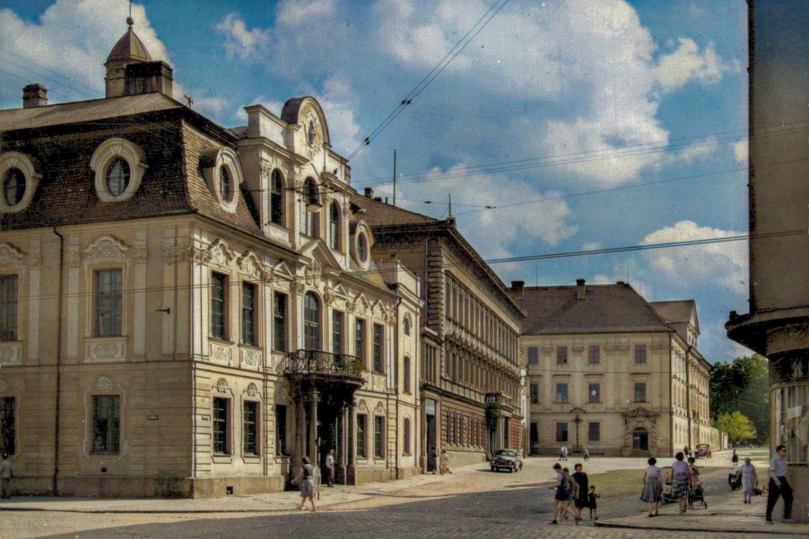 Křižovatka na bývalé třídě Vítezného února, dnešní Masarykova ulice