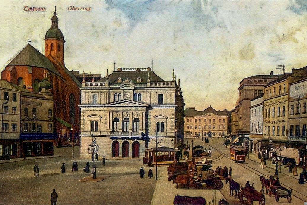 Dročky, fiakry a povozy na Horním náměstí