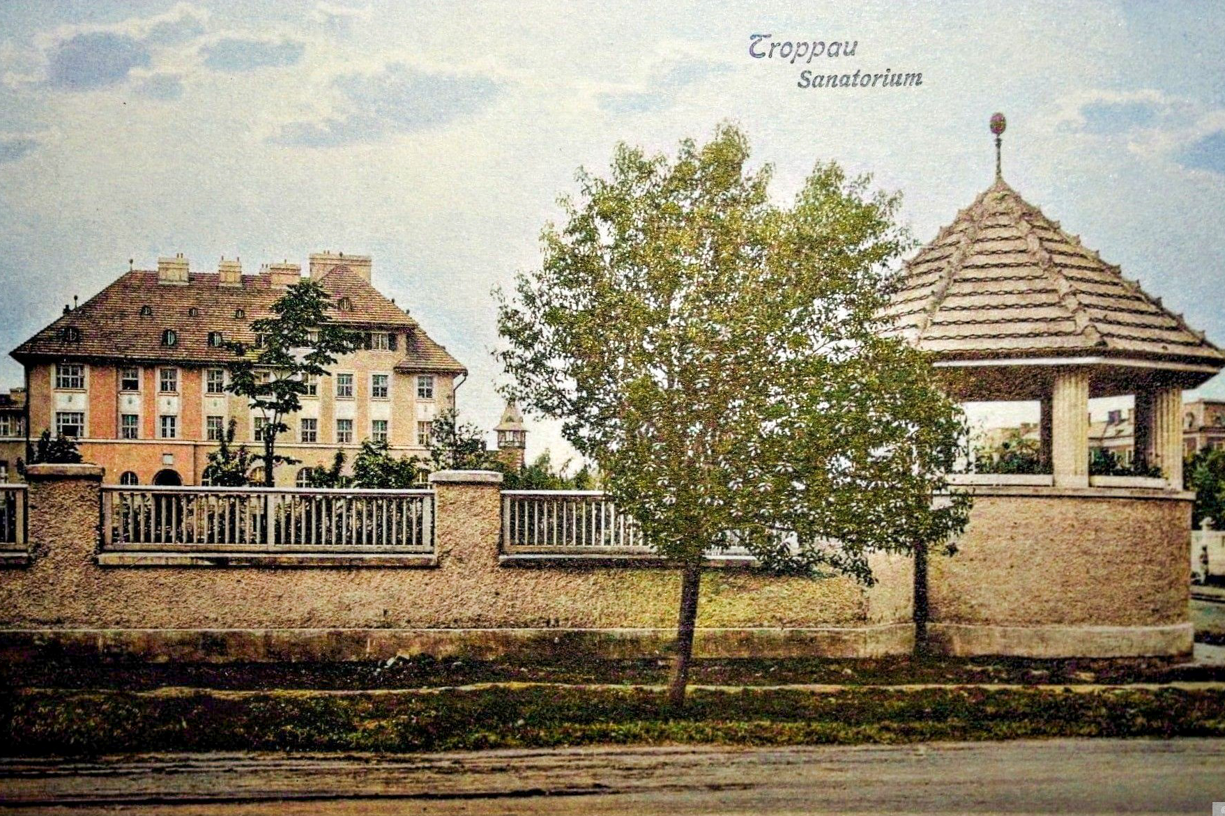 Bývalé sanatorium a porodnice (dnes domov pro seniory Vila Vančurova)