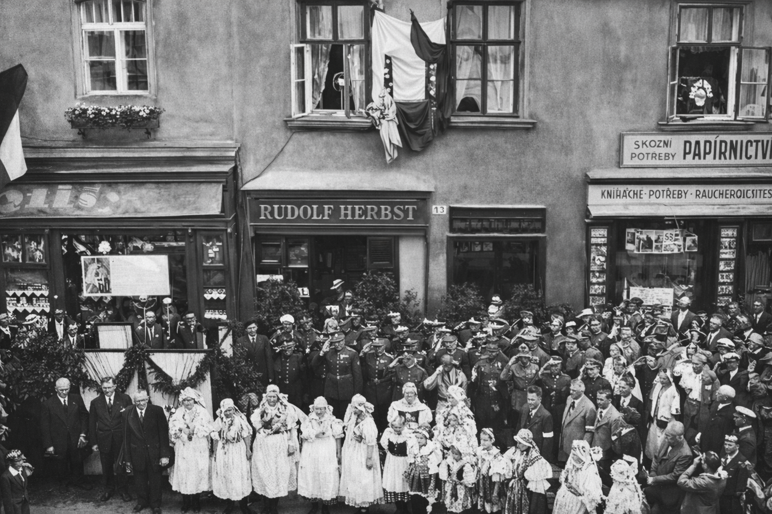 Odhalení pamětní desky Petra Bezruče 6. června 1937
